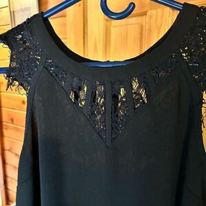 Stitch Fix | 41 Hawthorn Black Jarred Lace Detail Cap Sleeve Blouse